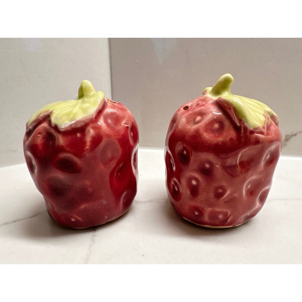 Vintage Ceramic Strawberry Salt Pepper Shakers Vine Handles Fruit Mid Century